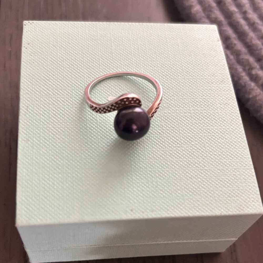 Elegant Purple Pearl Ring